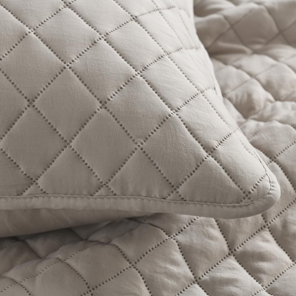 Diamond Echo Mink Bedspread
