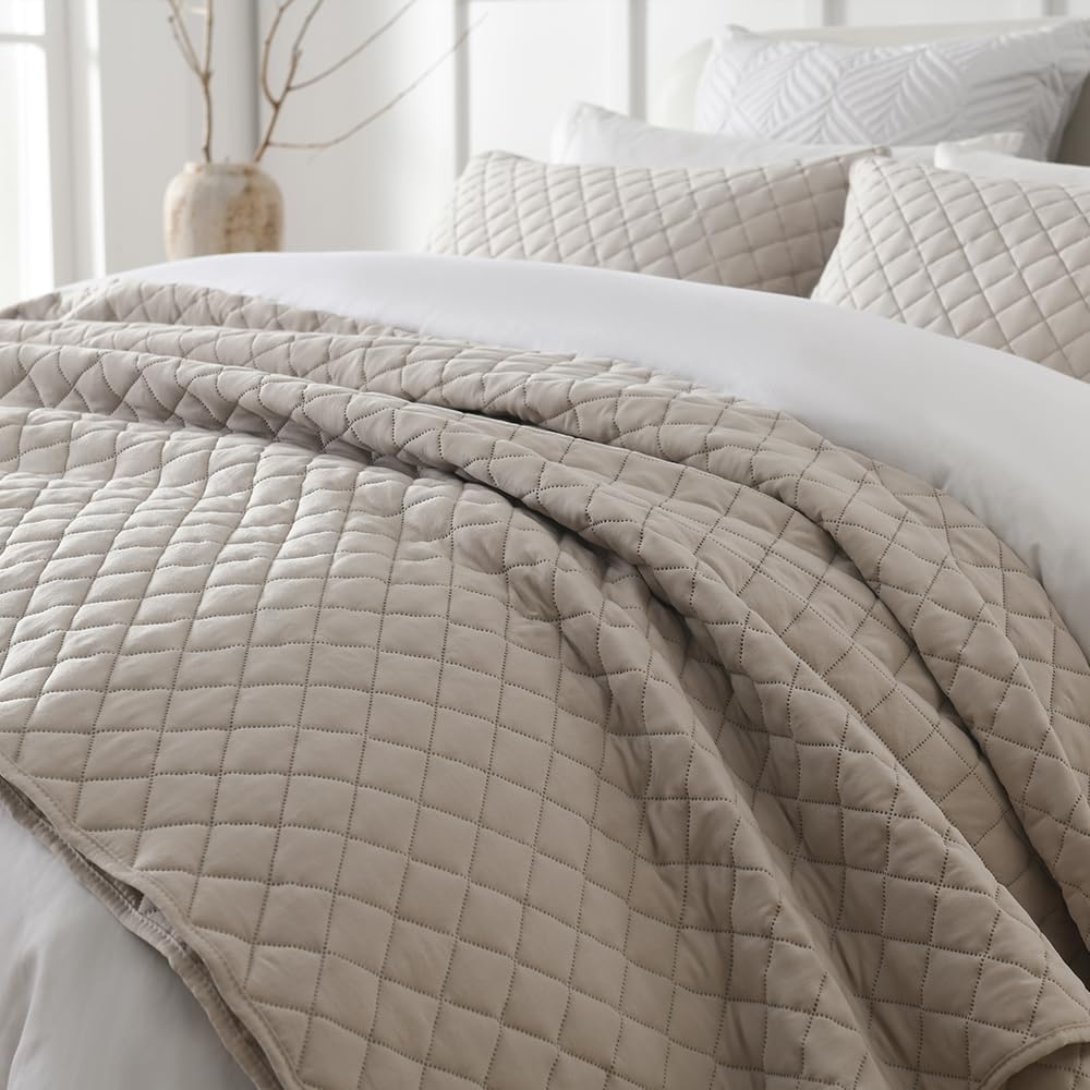Diamond Echo Mink Bedspread
