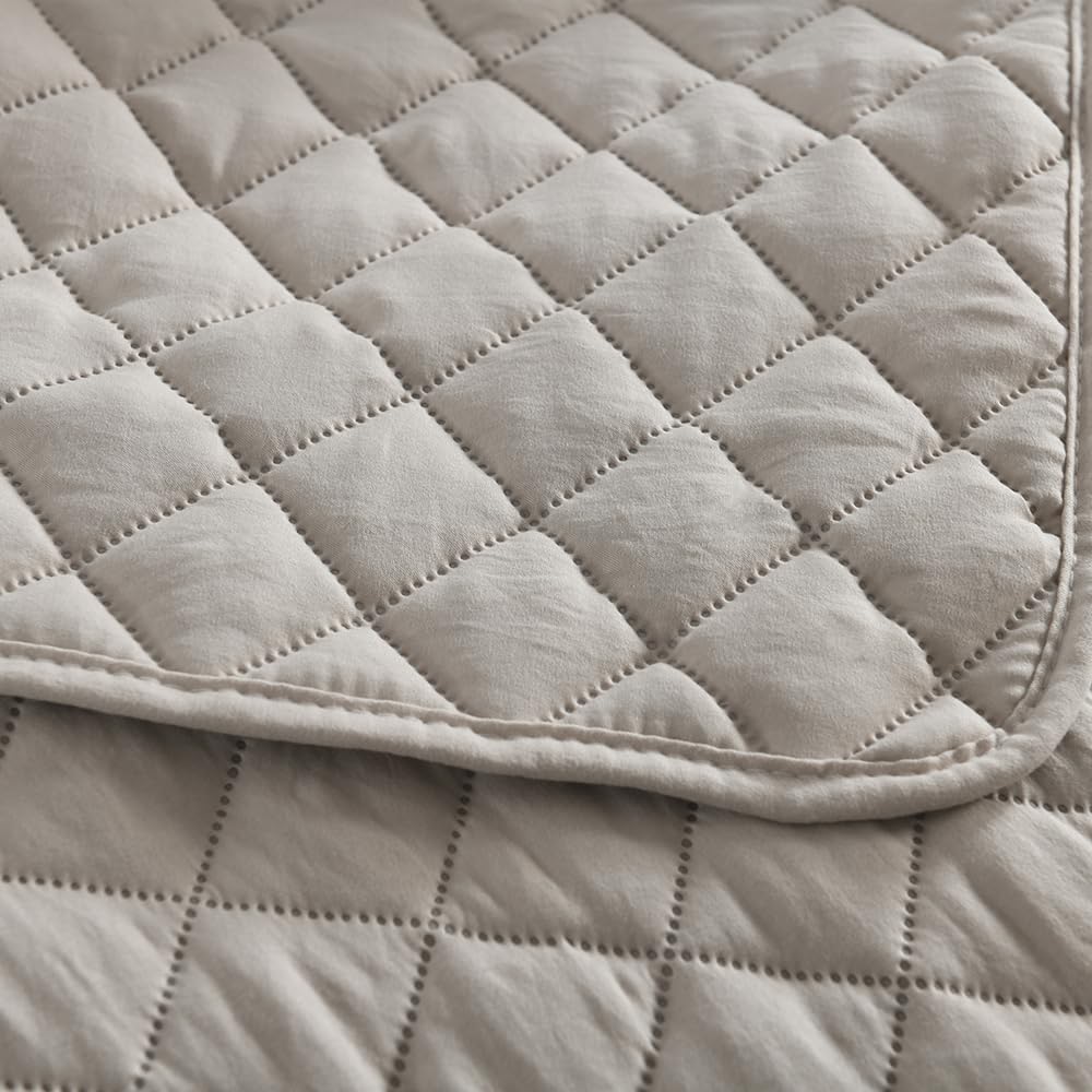 Diamond Echo Mink Bedspread