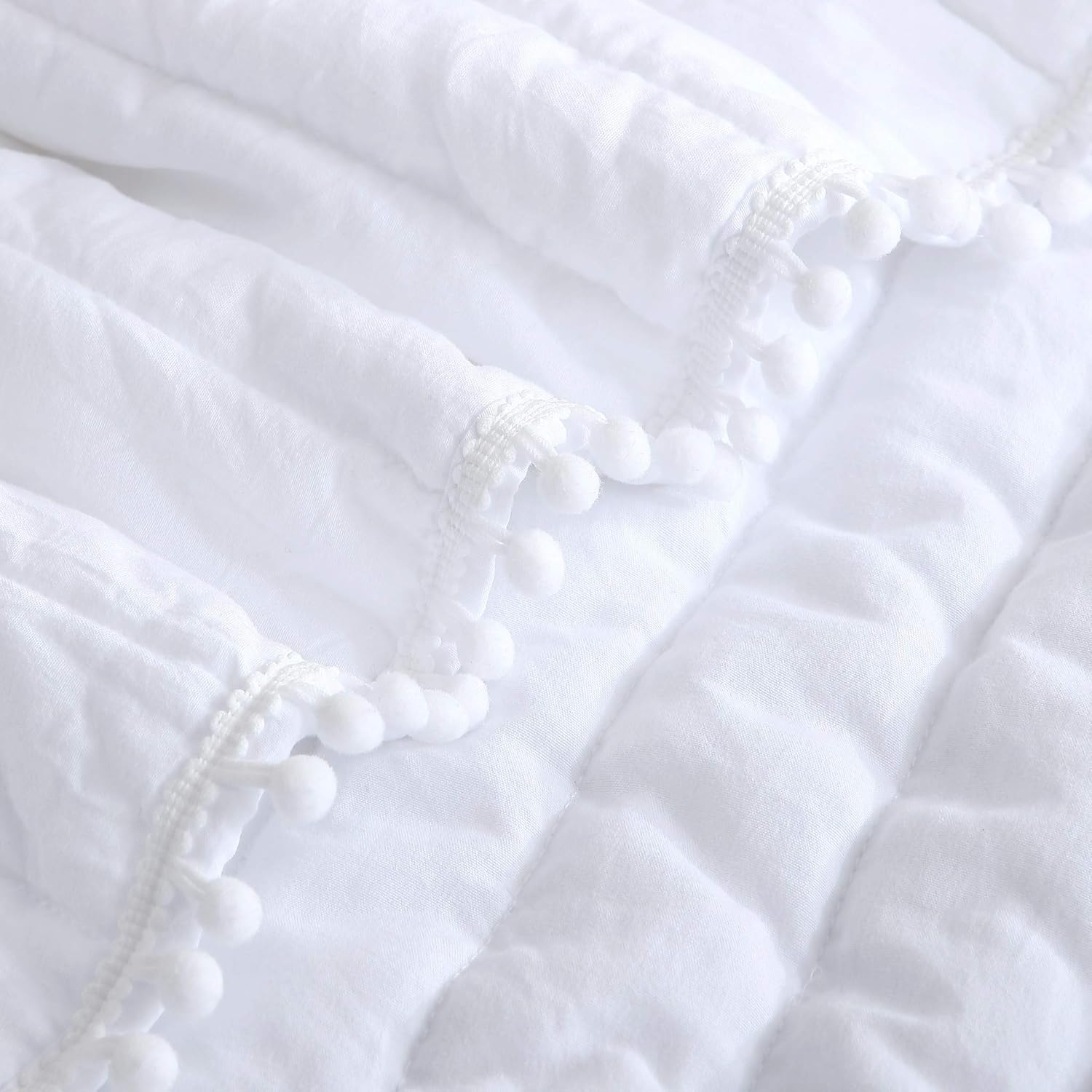 Pom Pom White Bed Spread
