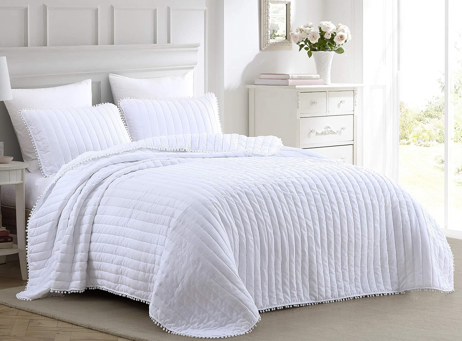 Pom Pom White Bed Spread