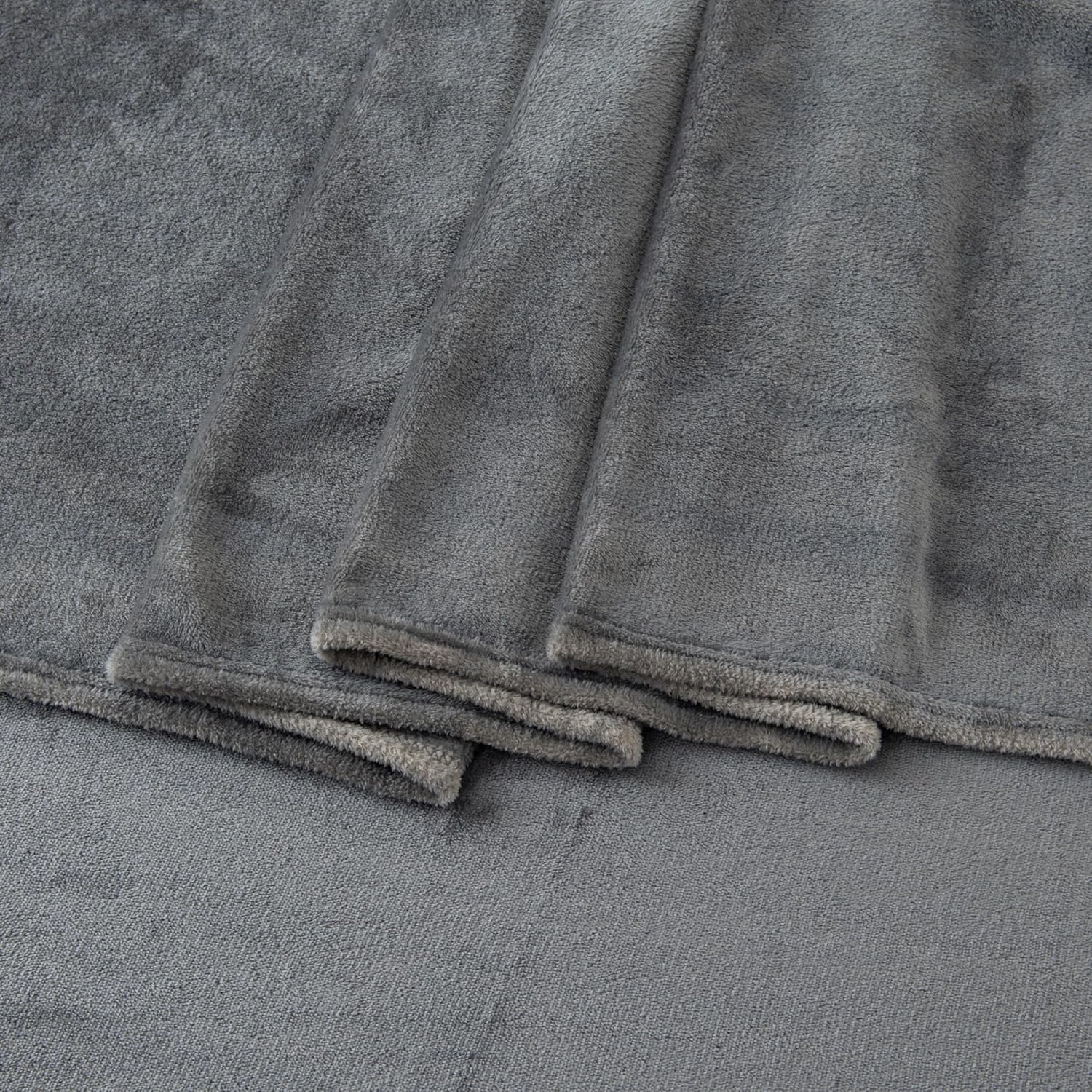 Charcoal Fleece Blanket Set