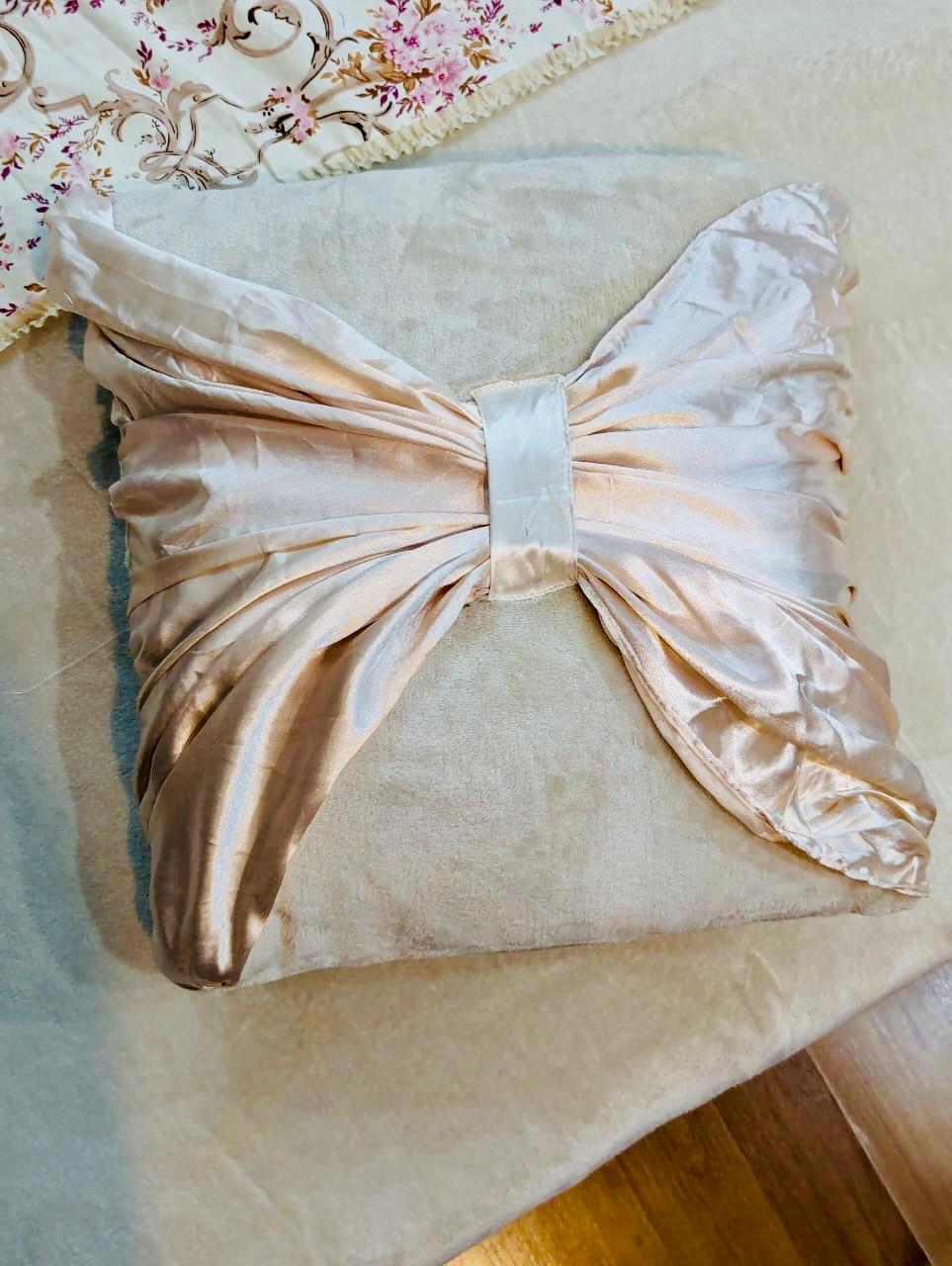 Soft Ribbon Cushion