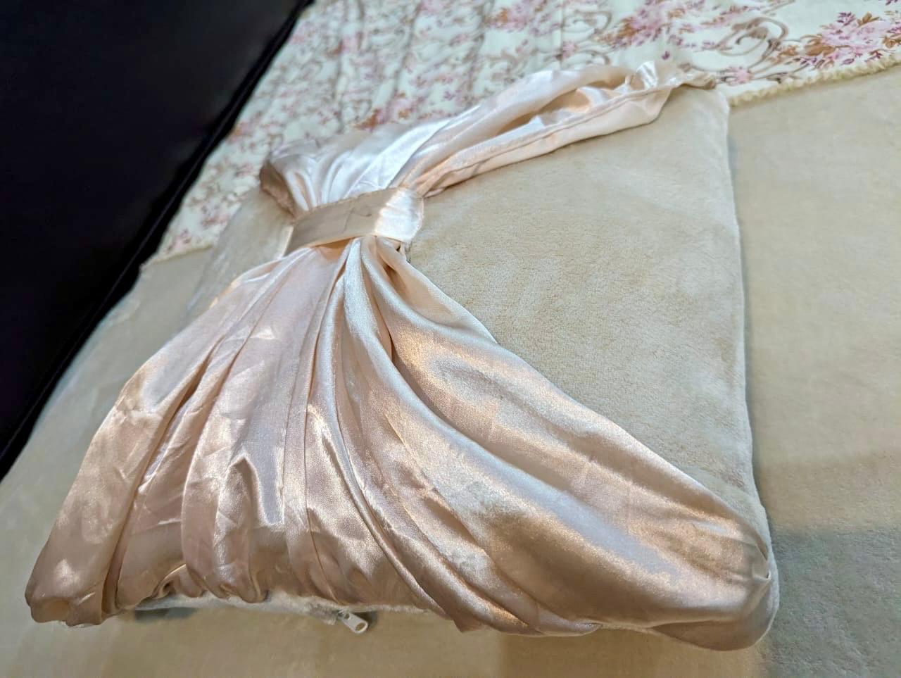 Soft Ribbon Cushion