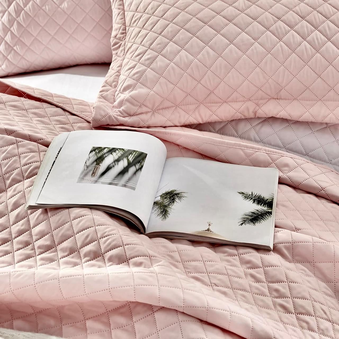 Diamond Echo Blush Pink Bedspread