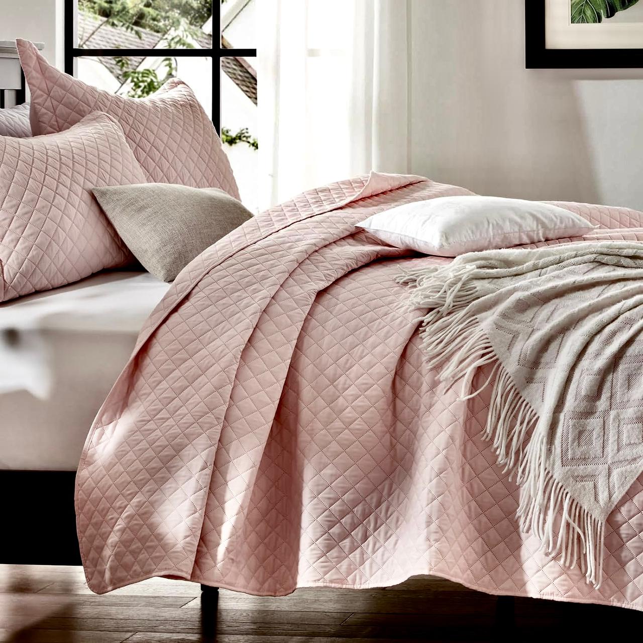 Diamond Echo Blush Pink Bedspread