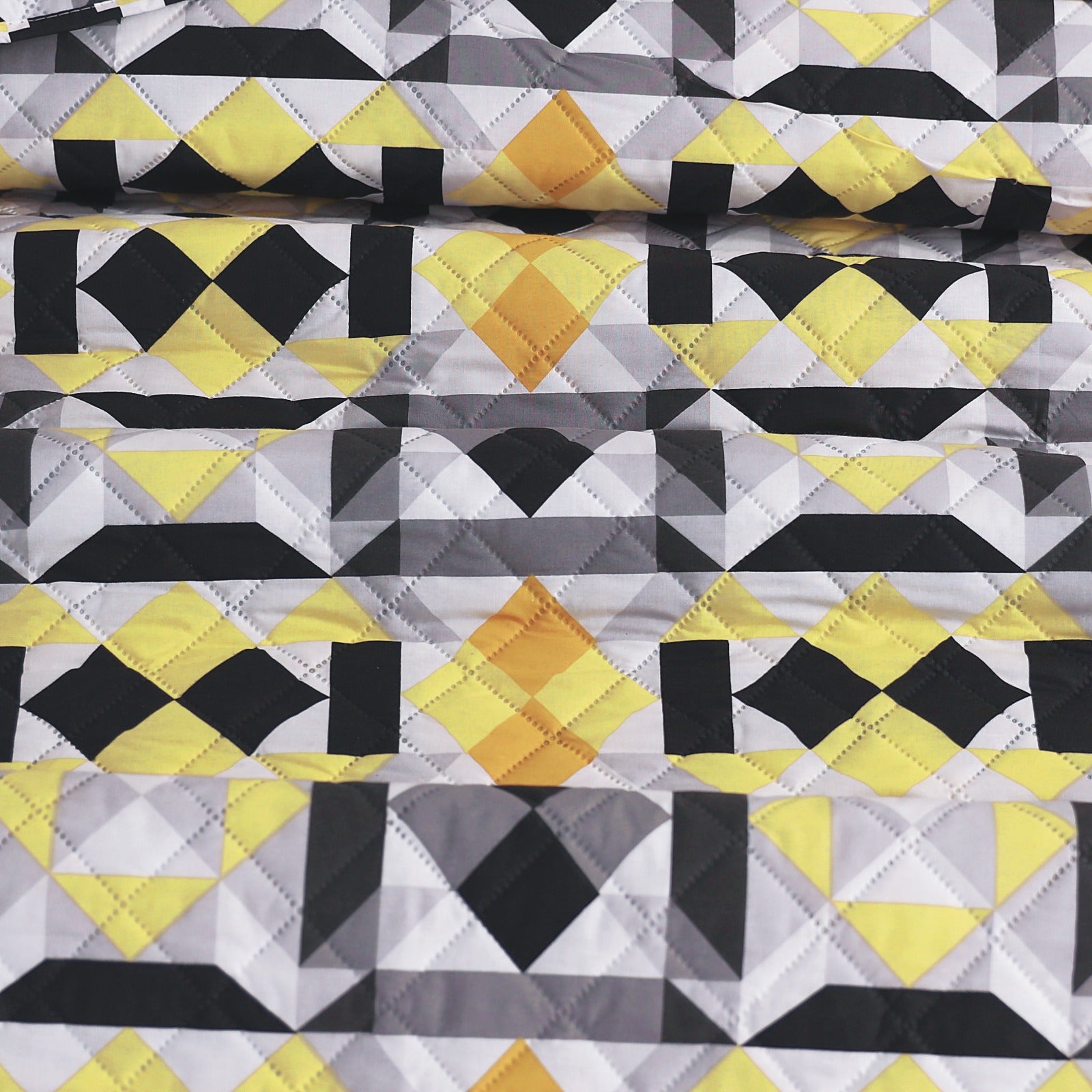 Prism Play Quilted Bed Spread Set