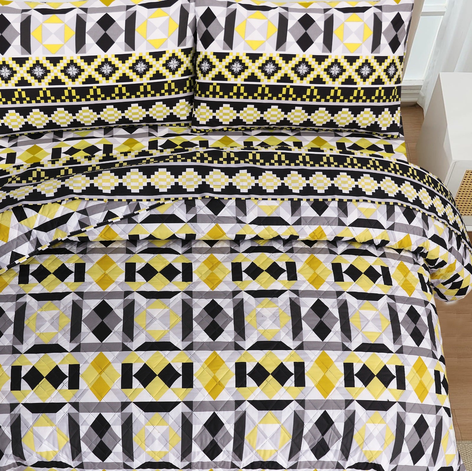 Prism Play Quilted Bed Spread Set