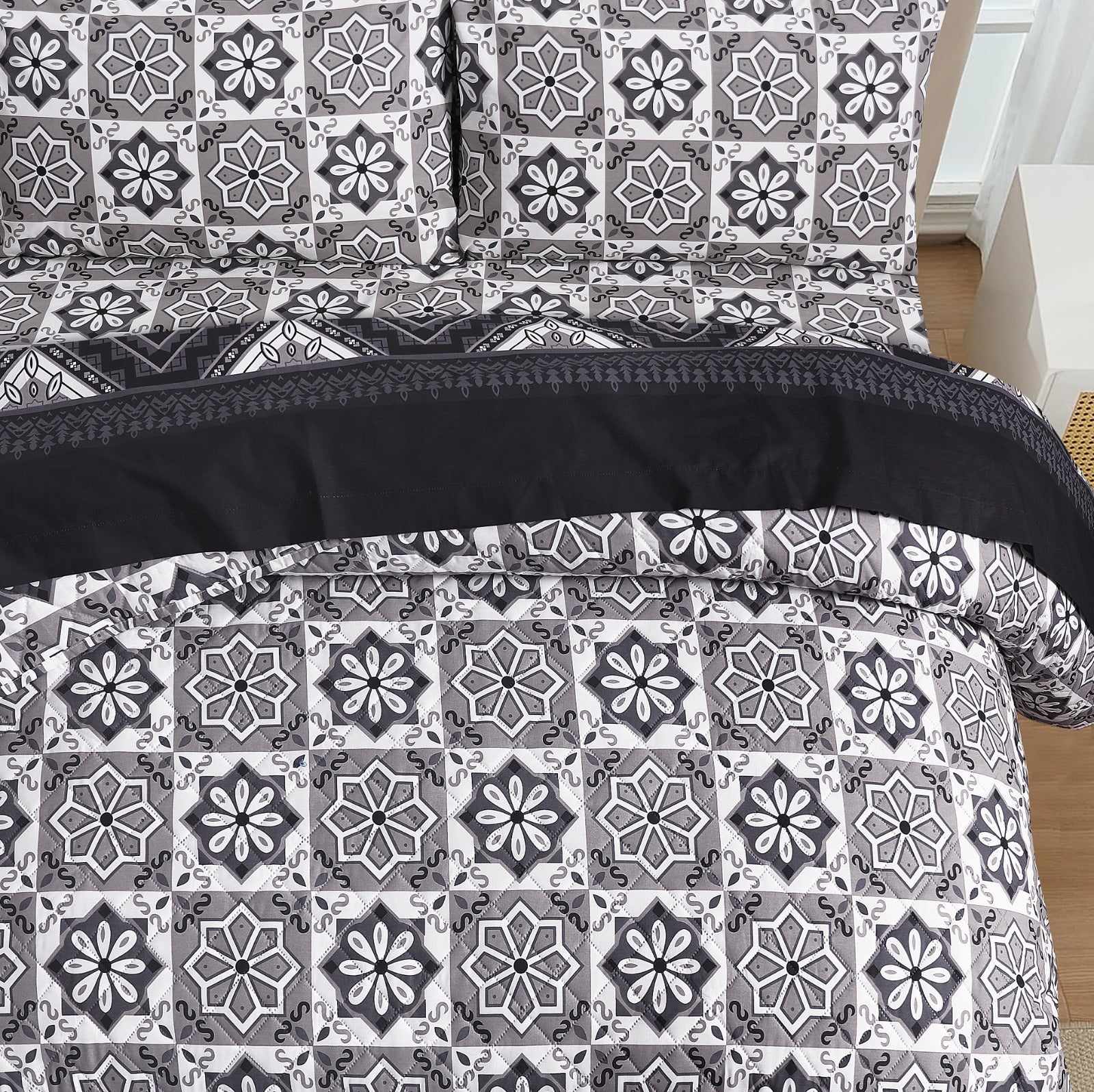 Dark Flora Quilted Bed Spread Set