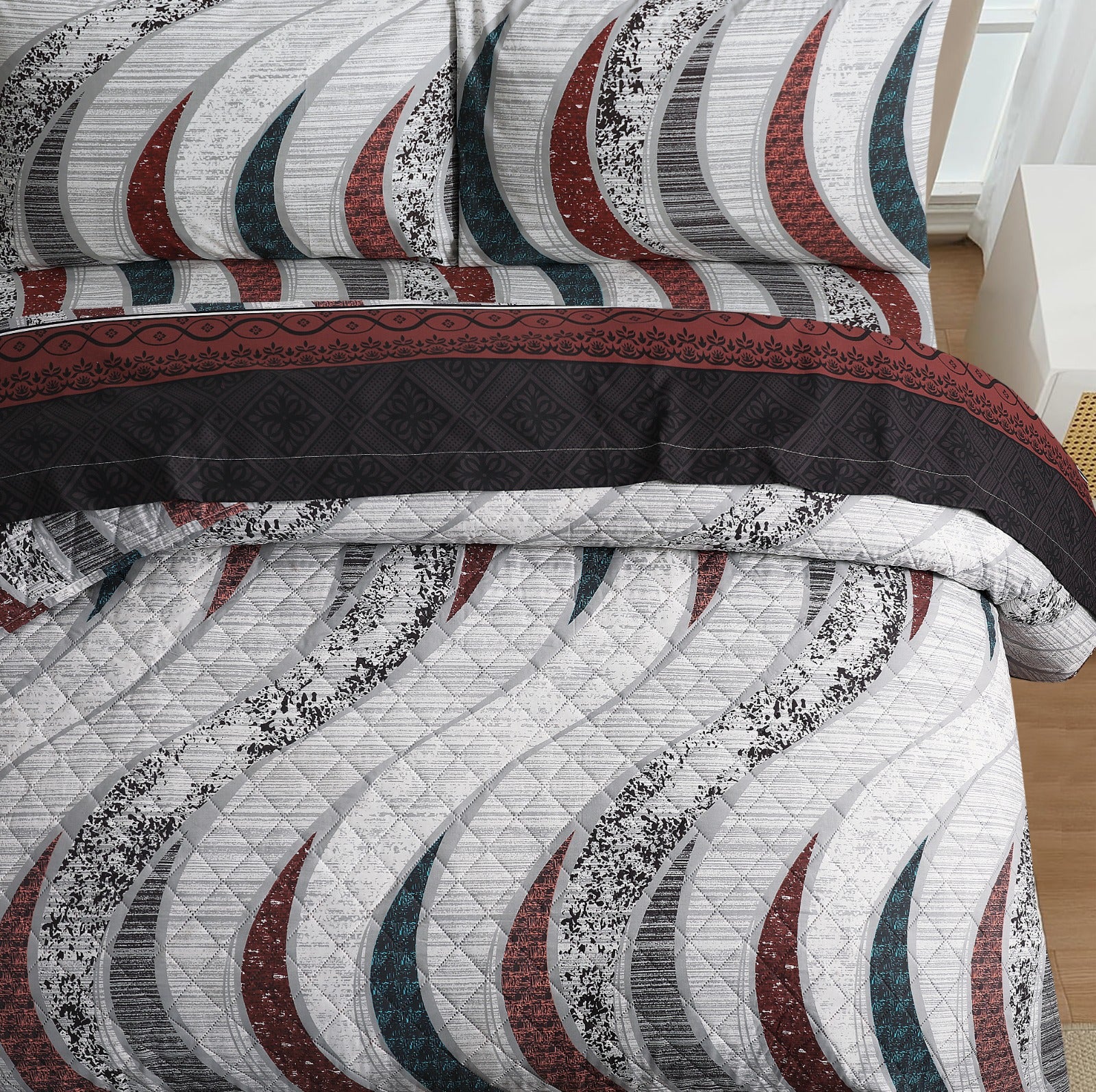 Urban Tides Quilted Bed Spread Set