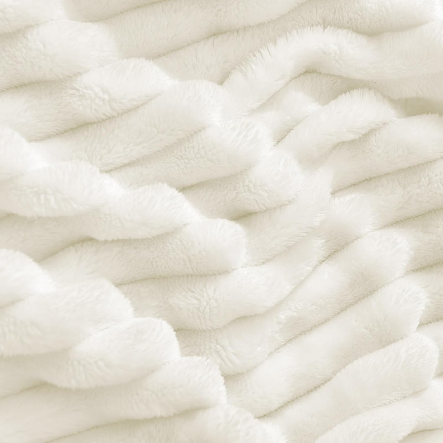 Fleece Bumblebee Off-White Blanket