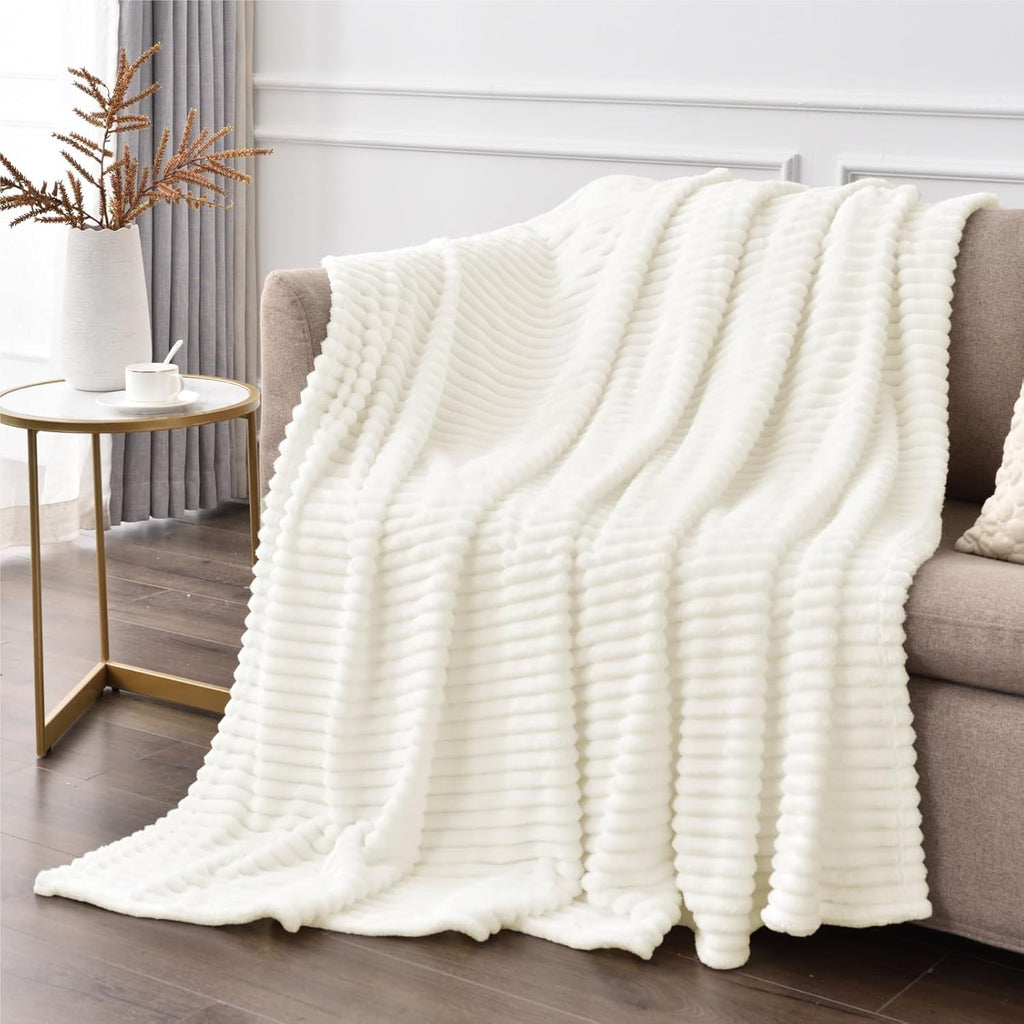Fleece Bumblebee Off-White Blanket