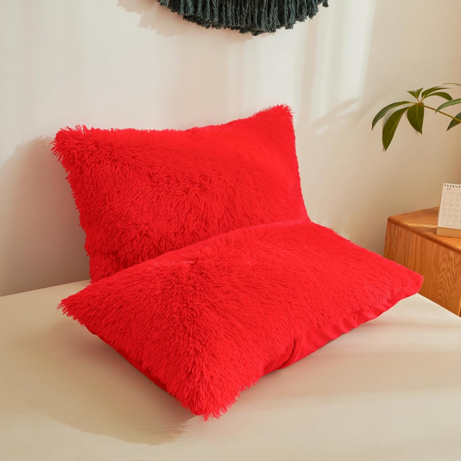 Shaggy Bright Red Bed Set