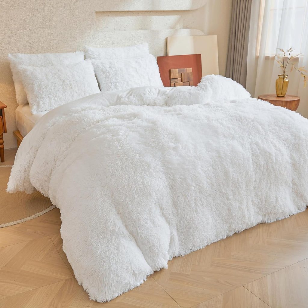 Shaggy Baby White Bed Set