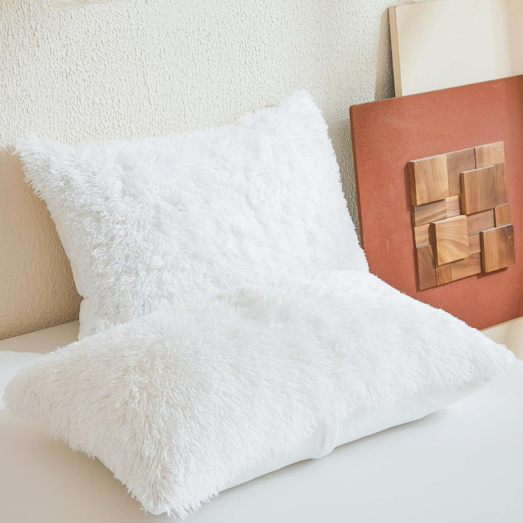 Shaggy Baby White Bed Set