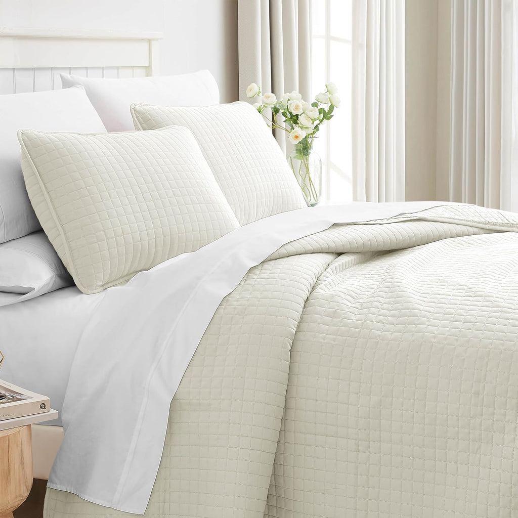 Grid Luxe Muted Beige Bed Spread