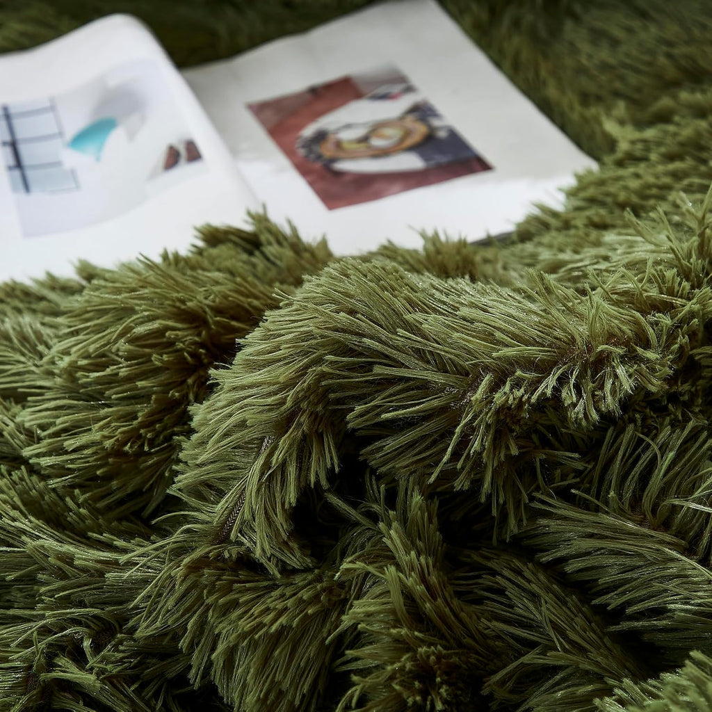 Shaggy Baby Olive Bed Set