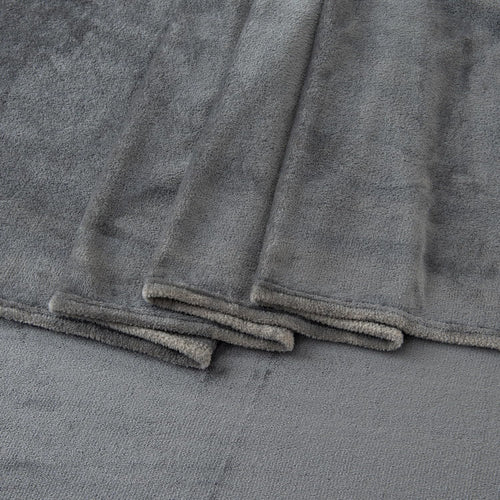 Charcoal Fleece Blanket Set
