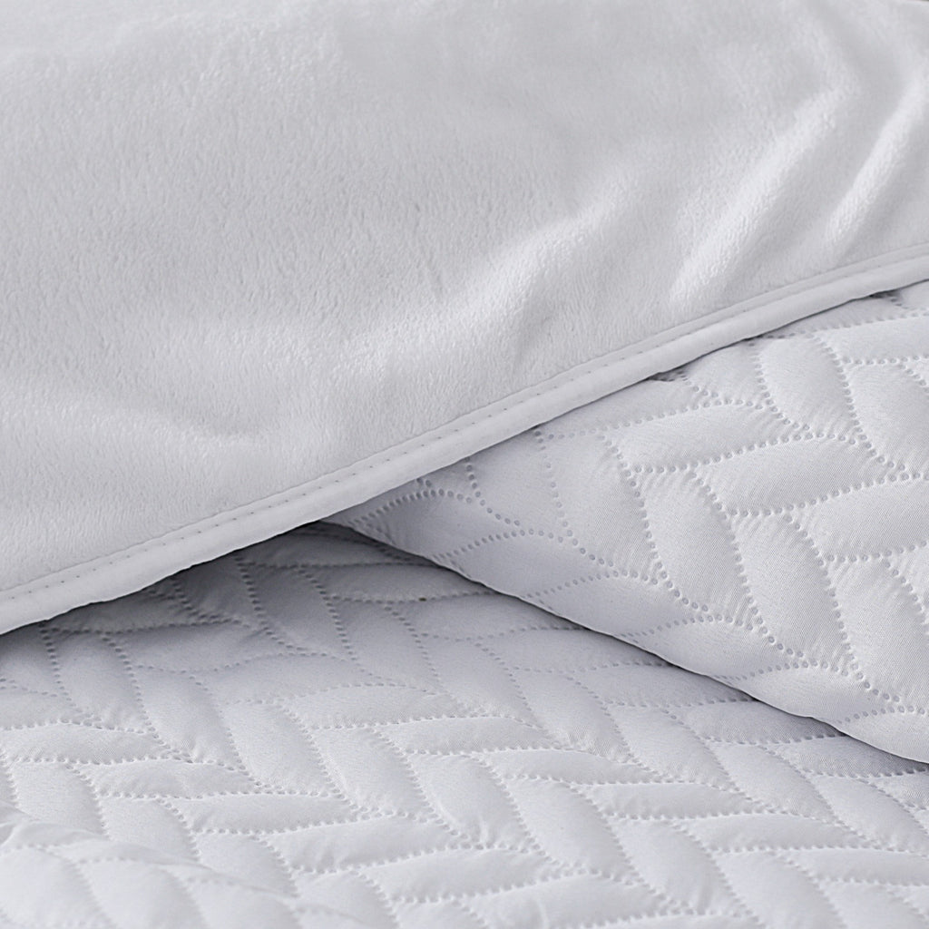 Snow Drift Bed Set