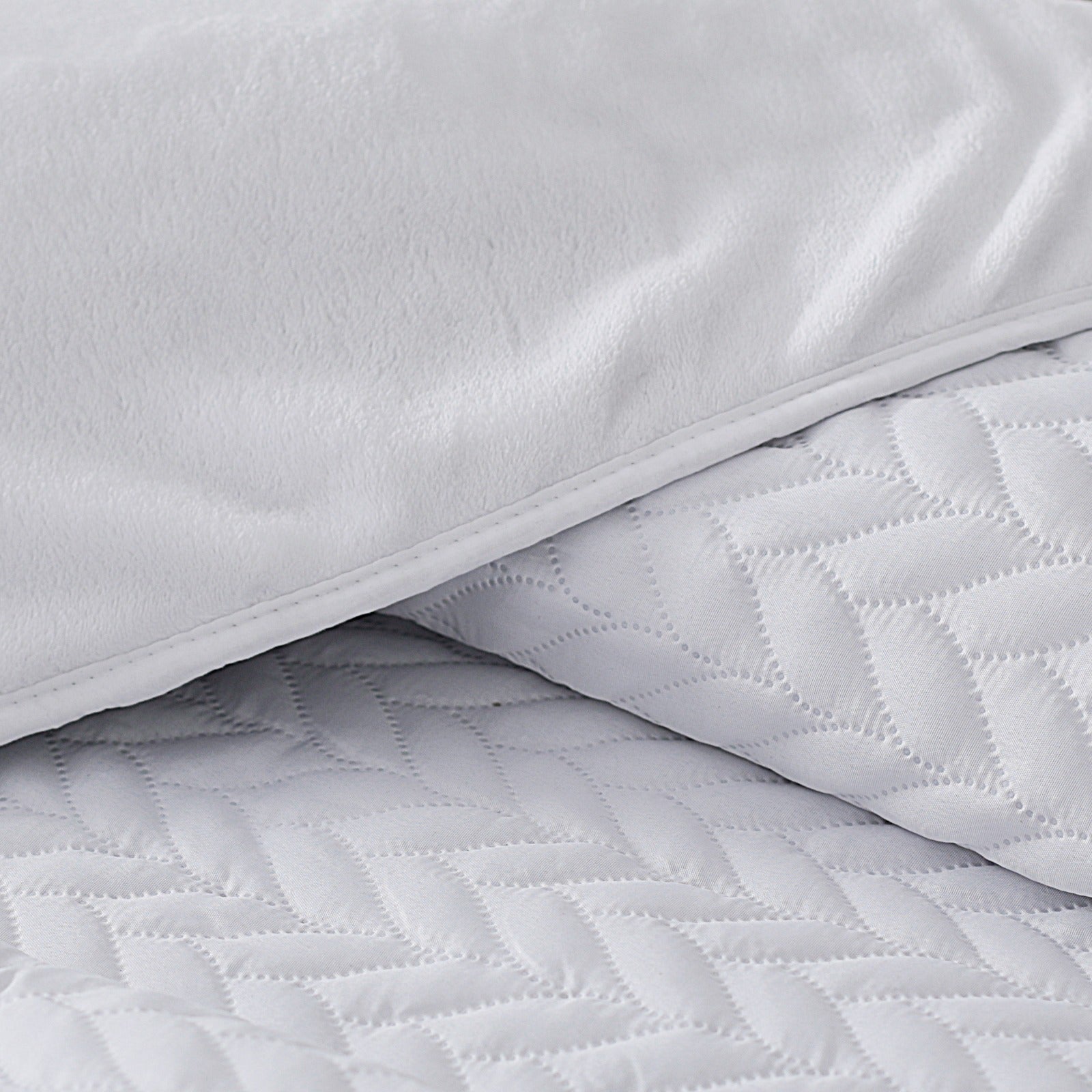 Snow Drift Bed Set