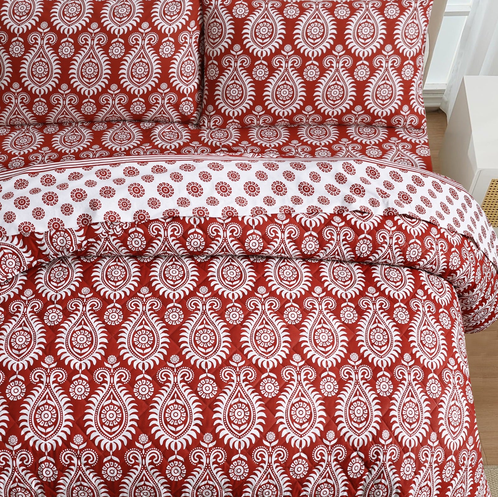 Scarlet Dreams Quilted Bed Spread Set