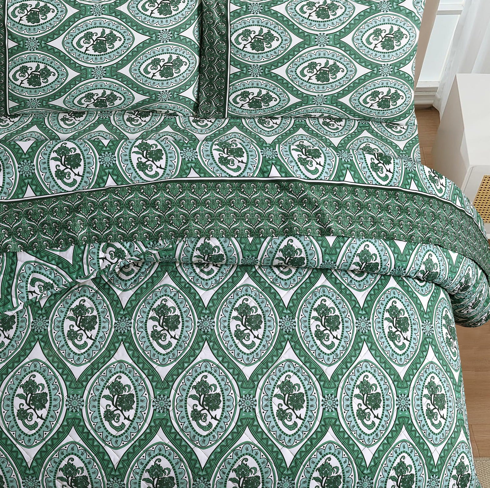 Rosarium Quilted Bed Spread Set